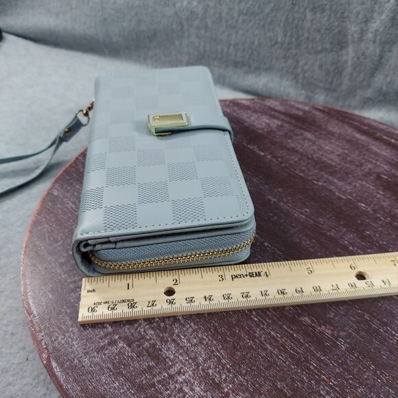 Elegant Checkered Pattern Leather Wallet With Wrist Strap & Card Holder - Picture 7 of 7